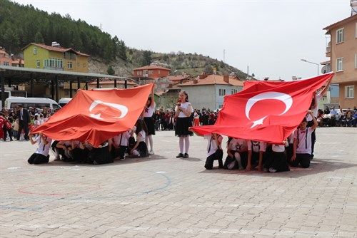 23 Nisan Ulusal Egemenlik ve Çocuk Bayramının 102. Yılı Coşkuyla Kutlandı